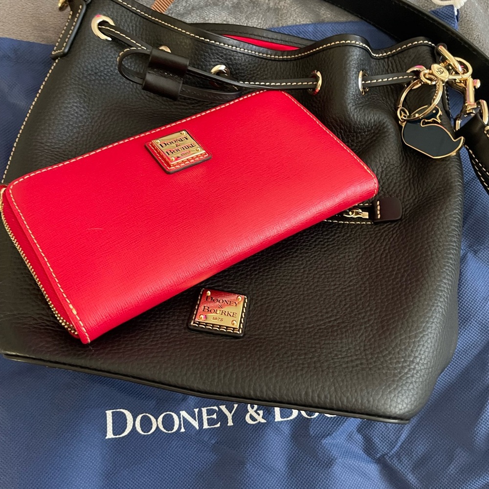 Dooney & Bourke - Picture 3 of 3